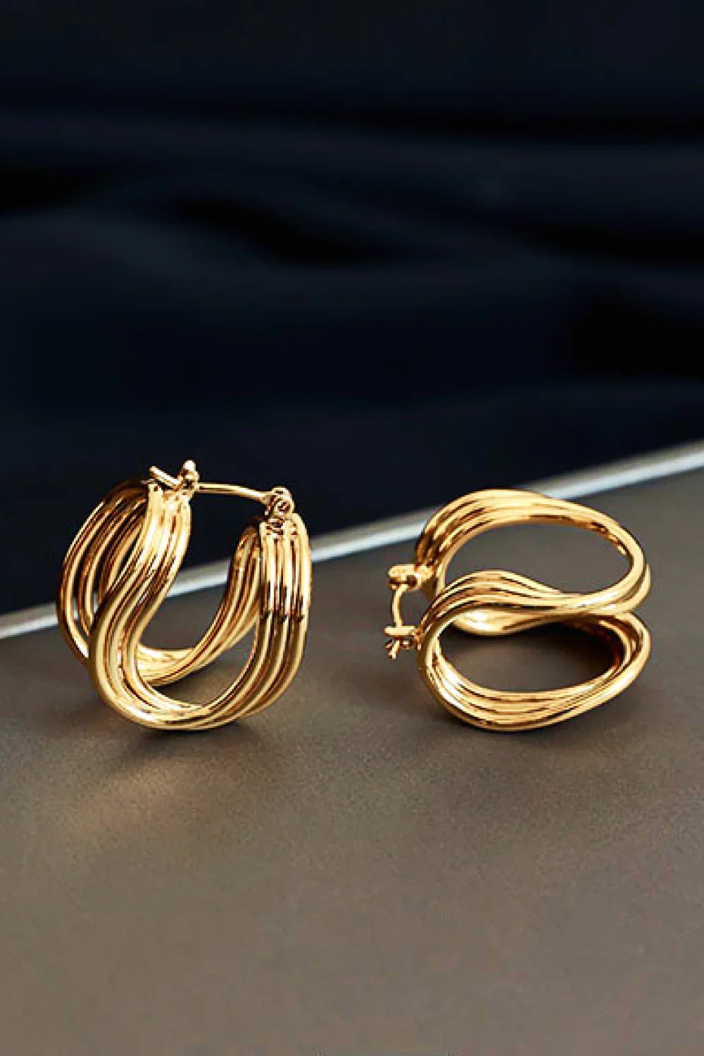 U-Shaped Hoop Earrings - Eva's Edition