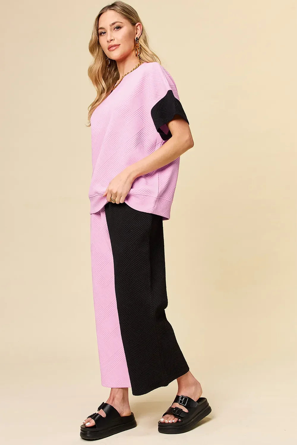 Textured Contrast T-Shirt and Wide Leg Pants Set - Eva's Edition