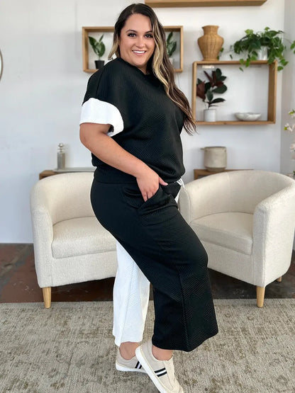 Textured Contrast T-Shirt and Wide Leg Pants Set - Eva's Edition