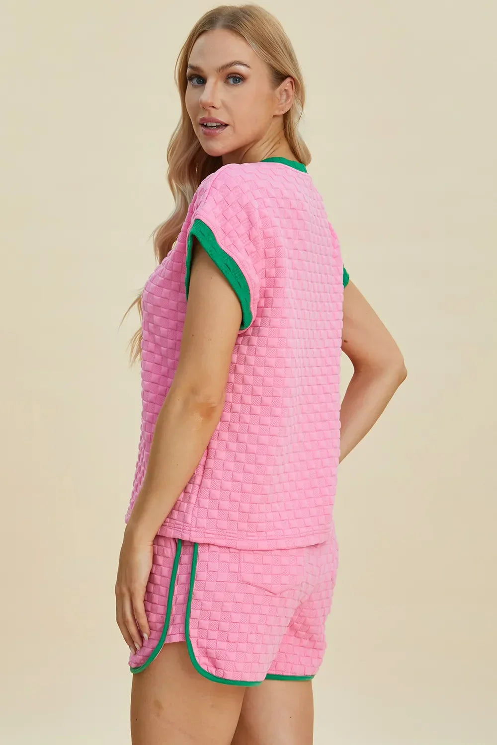 Textured Contrast T-Shirt and Shorts Set - Eva's Edition