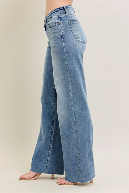 V - Front Baggy Jeans Plus Size - Eva's Edition
