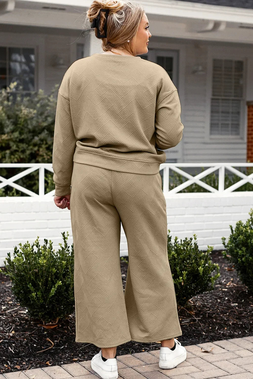 Textured Long Sleeve Top and Drawstring Pants Set - Eva's Edition