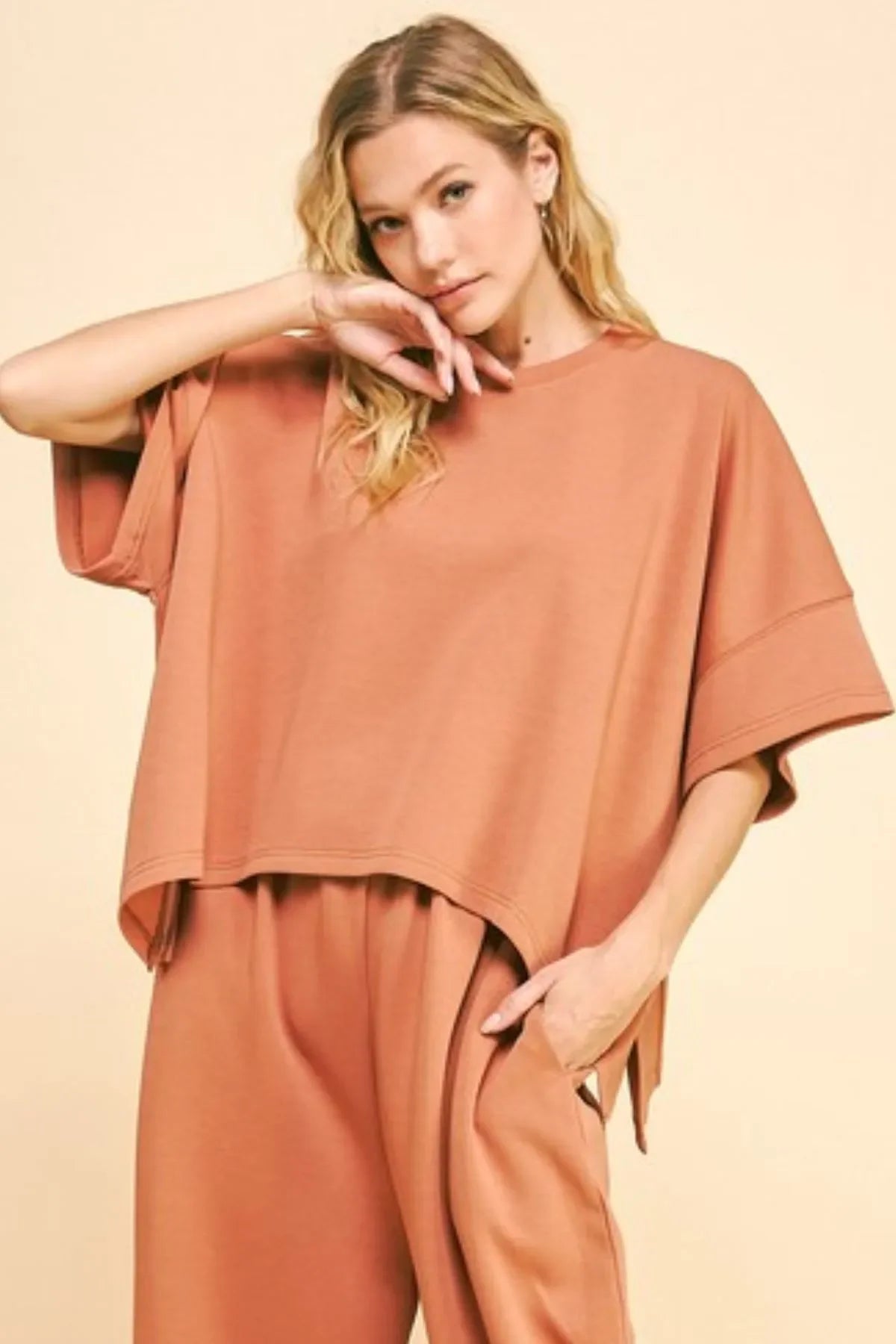 Flowy Top and Elastic Waist Band Pants Set - Eva's Edition