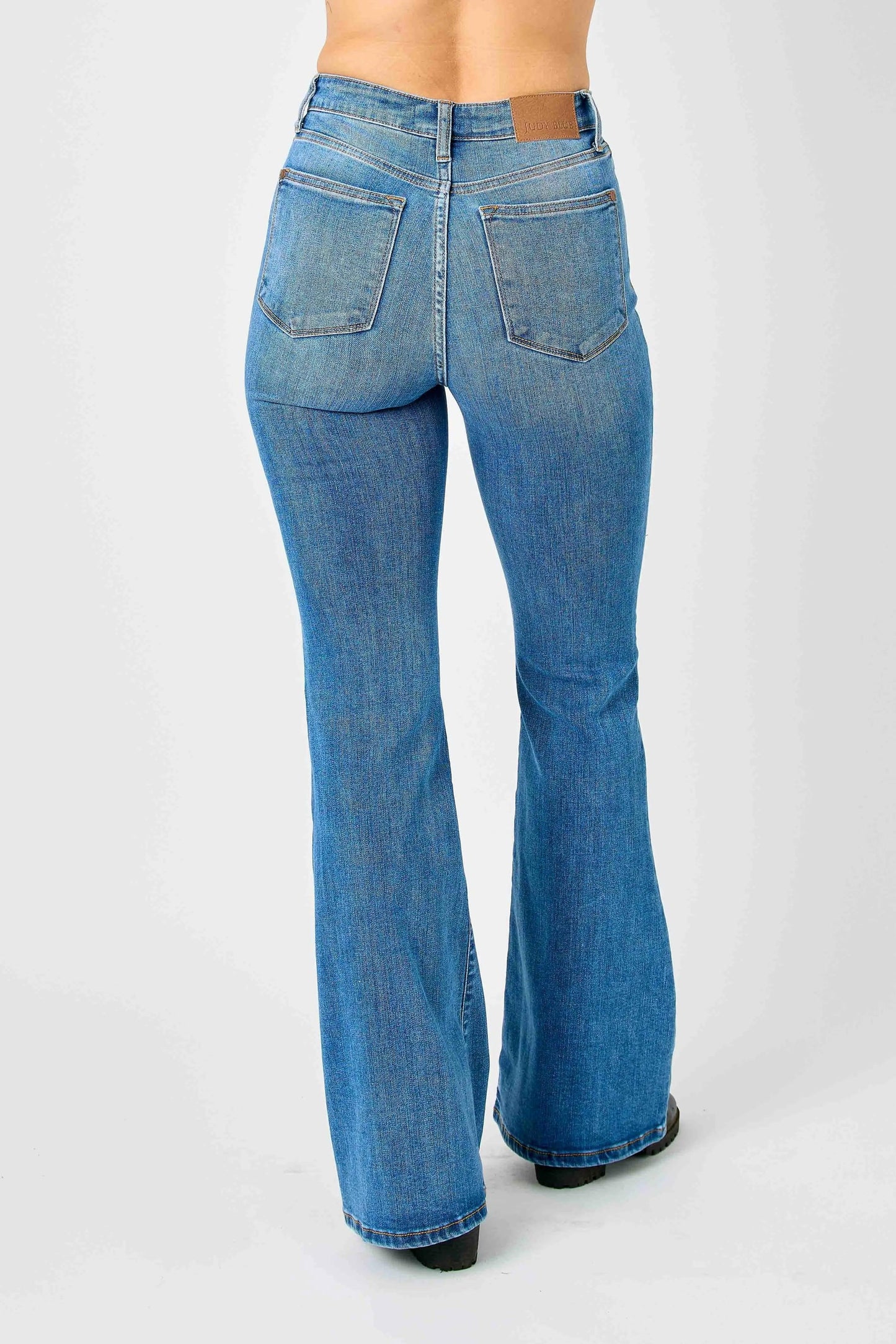Classic Flare Jeans Plus Size - Eva's Edition