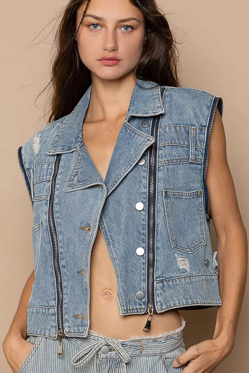 Cropped Denim Jacket with Functional Zipper Detail - Eva's Edition