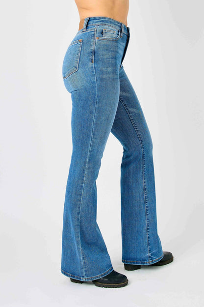 Classic Flare Jeans Plus Size - Eva's Edition