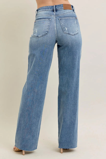 V - Front Baggy Jeans Plus Size - Eva's Edition