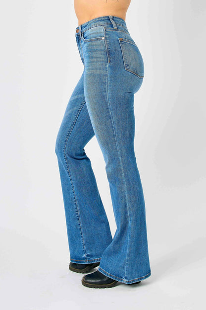 Classic Flare Jeans Plus Size - Eva's Edition
