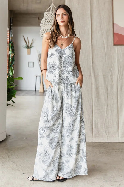 Paisley Print Cami and Pants Set - Eva's Edition