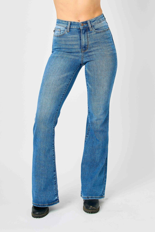 Classic Flare Jeans Plus Size - Eva's Edition