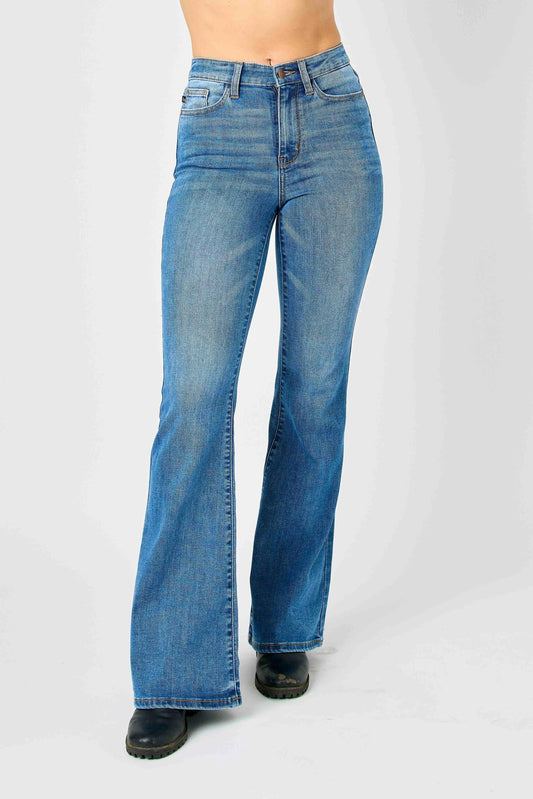 Classic Flare Jeans Plus Size - Eva's Edition