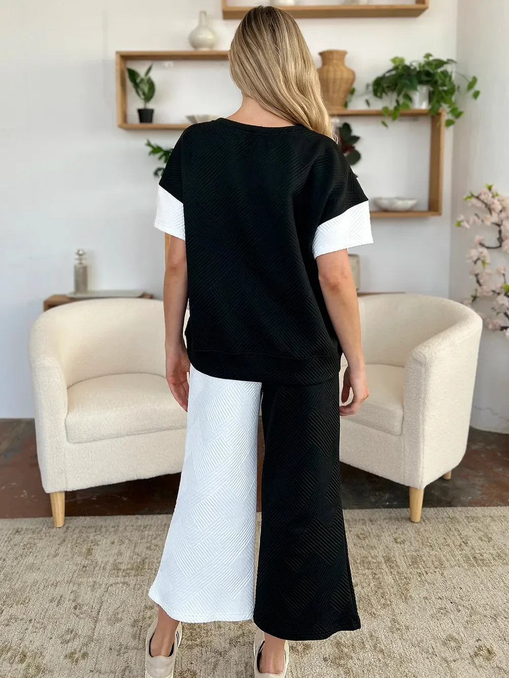 Textured Contrast T-Shirt and Wide Leg Pants Set - Eva's Edition