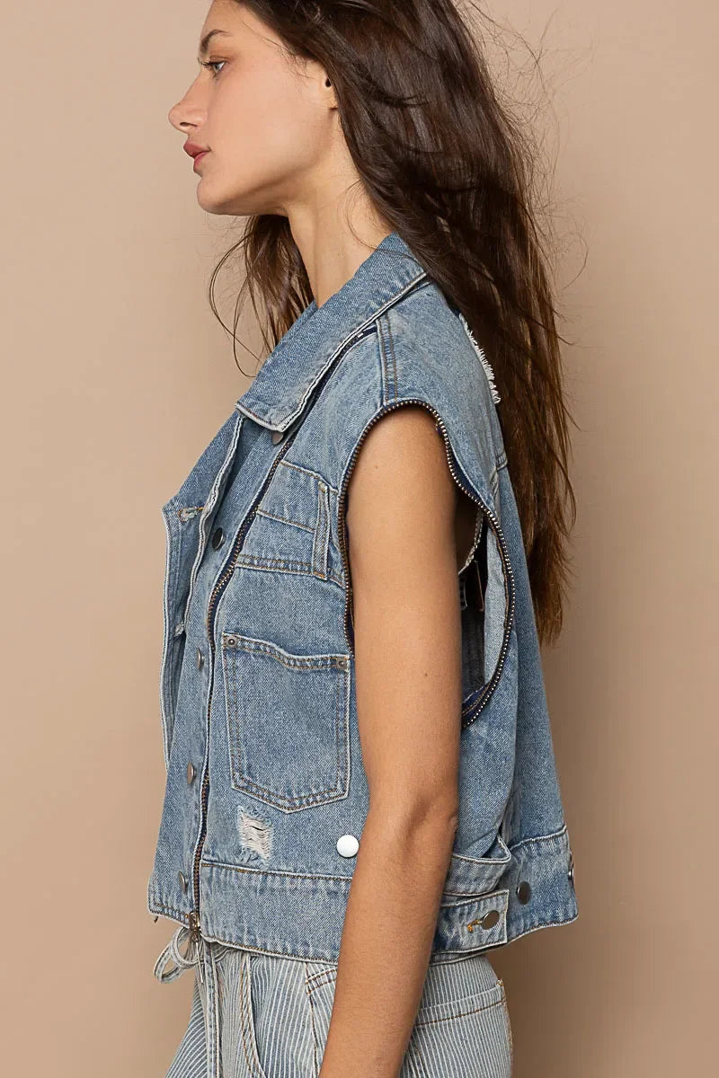 Cropped Denim Jacket with Functional Zipper Detail - Eva's Edition