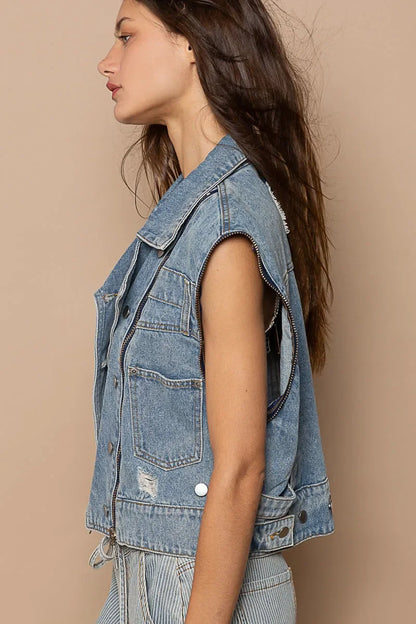 Cropped Denim Jacket with Functional Zipper Detail - Eva's Edition