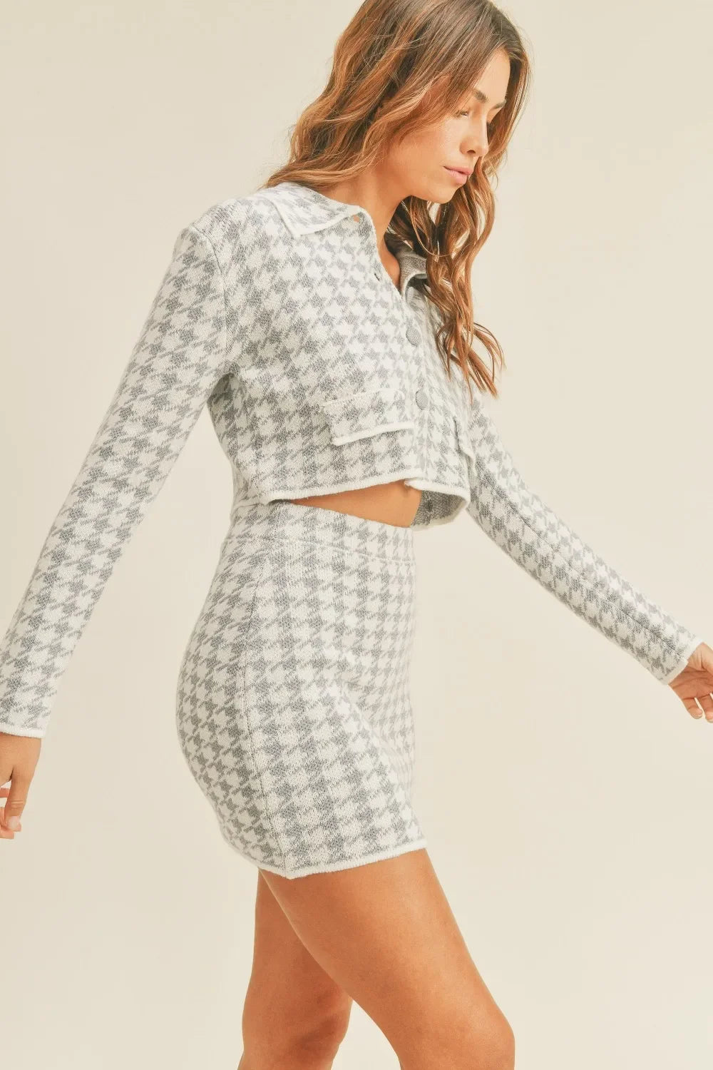 Cropped Knit Cardigan and Mini Skirt Set - Eva's Edition