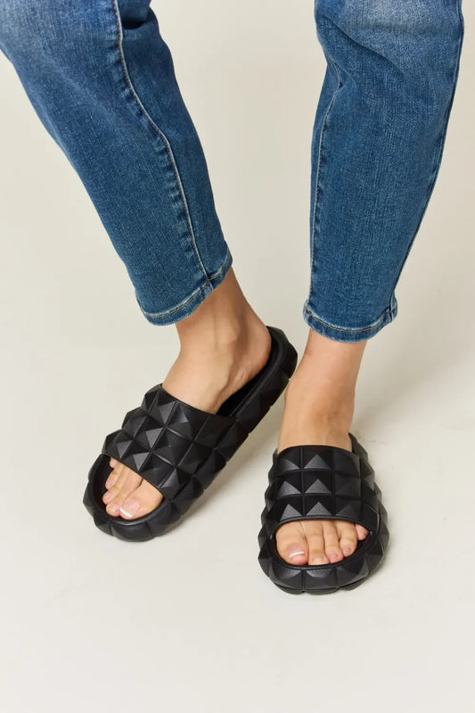 Stud Toe Band Footbed Sandals - Eva's Edition