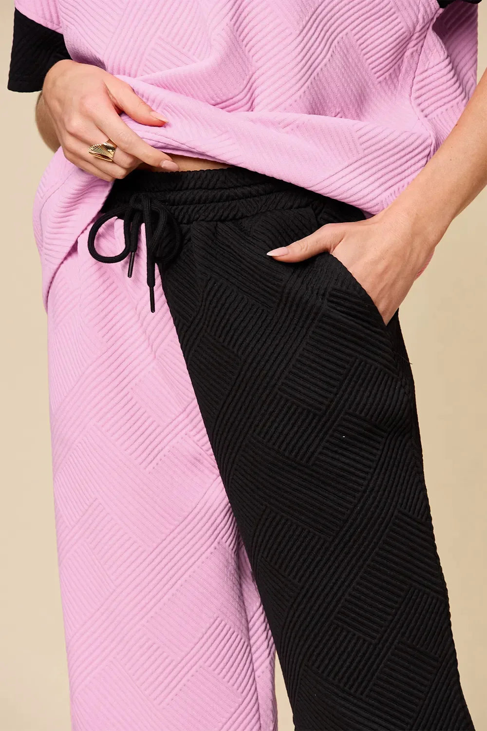 Textured Contrast T-Shirt and Wide Leg Pants Set - Eva's Edition