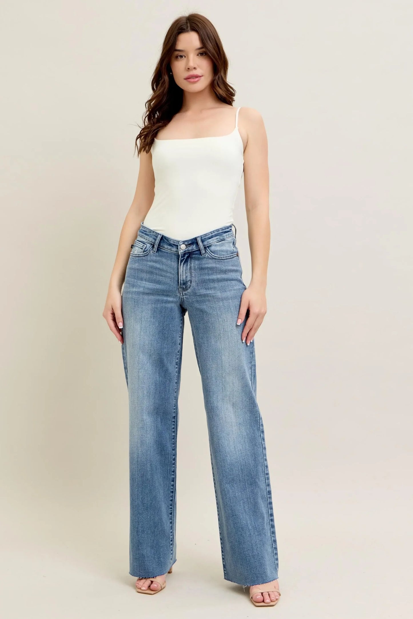 V - Front Baggy Jeans Plus Size - Eva's Edition