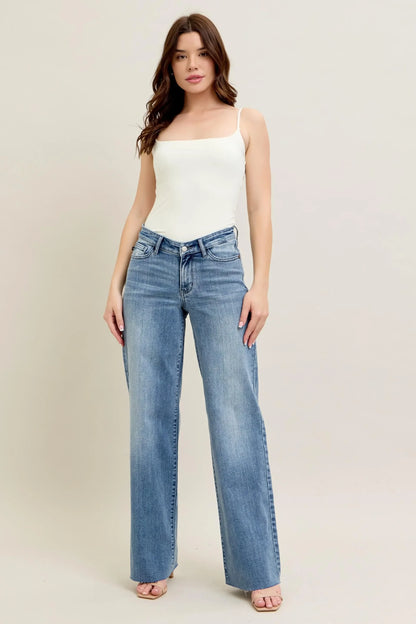 V - Front Baggy Jeans Plus Size - Eva's Edition